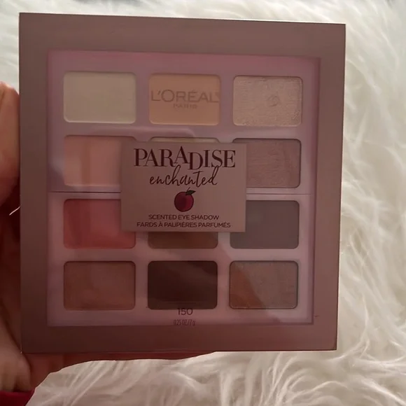 Makeup - Picture 2 of 5